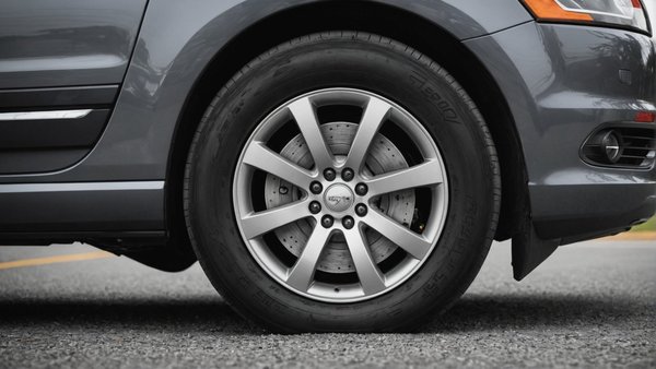 Pression pneu polo 5 : guide complet pour votre sécurité